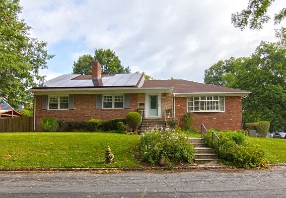3rd image of 19 Wesley Ct