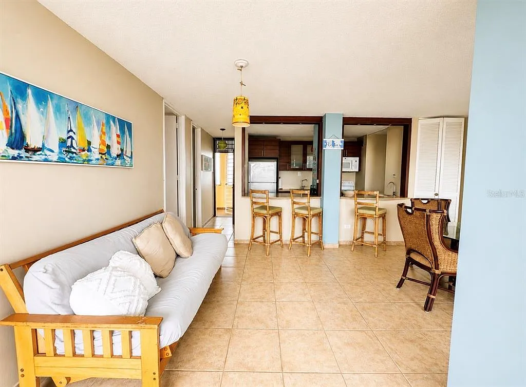 1 bed, 1.0 bath, 649 sqft, $1,300 — Photo 4