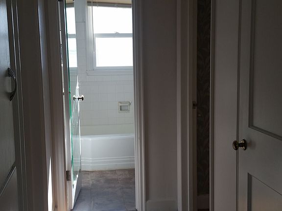 3rd image of 1318 Bryant Ave