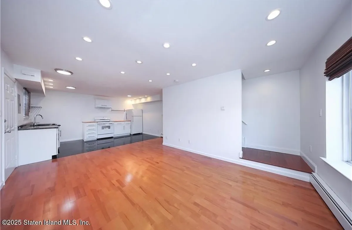 Building Photo - 46 Lewiston St #2