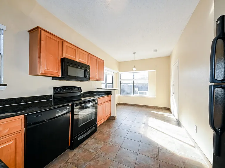 529 Horse Shoe Bnd — Photo 9