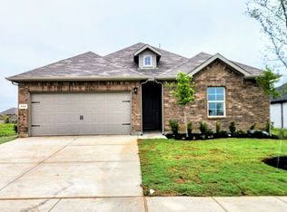 140 Trinity St, Grandview, TX 76050