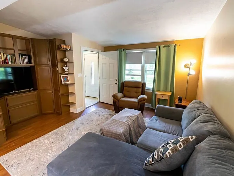 9 Gardner Cir #A — Photo 10