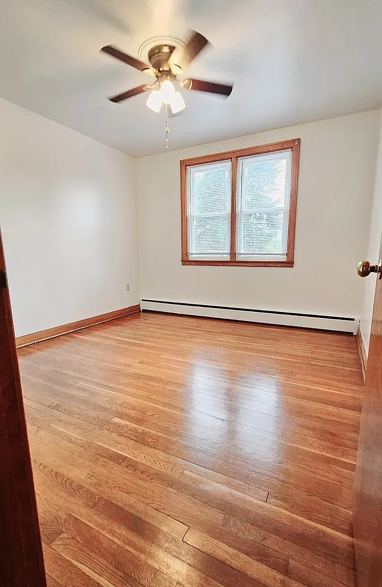 2 bed, 925 sqft, $1,225 — Photo 3
