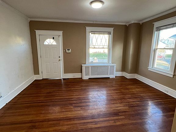 2nd image of 1707 Lexington Avenue