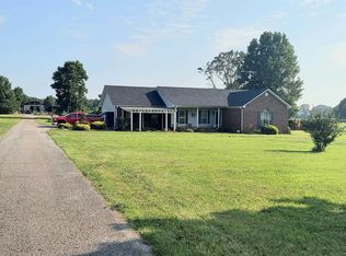 24 Graves Loop Rd, Medina, TN 38355