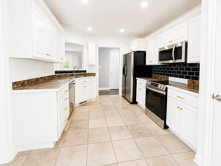1284 Trillium Ln — Photo 25