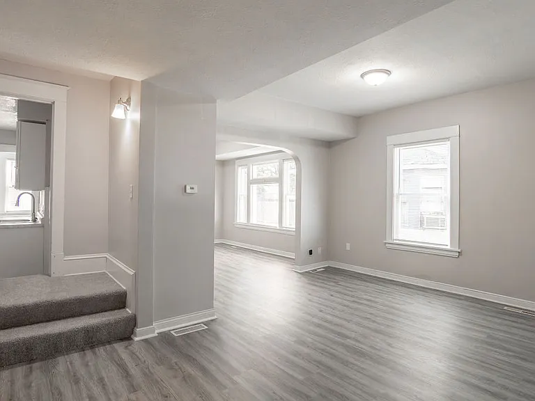1606 Concordia Ave — Photo 5