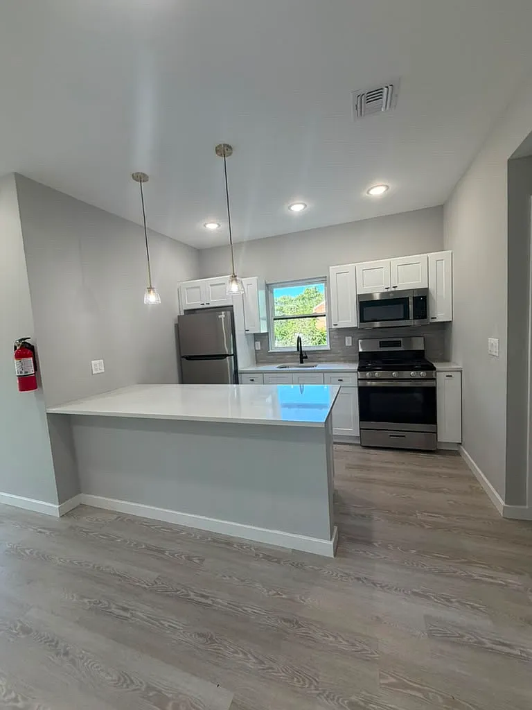 3 bed, $3,500 — Photo 4
