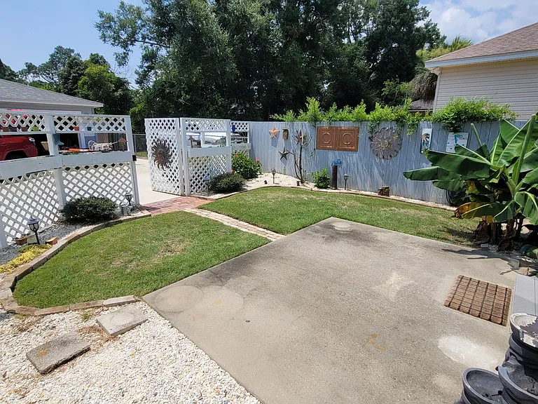 219 N A St — Photo 22
