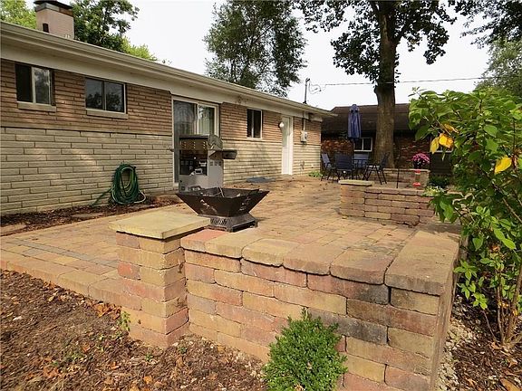 5th image of 8437 Westridge Dr