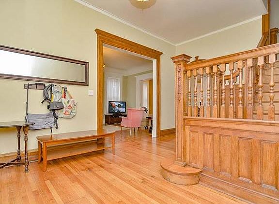 4th image of 3818 Botanical Ave