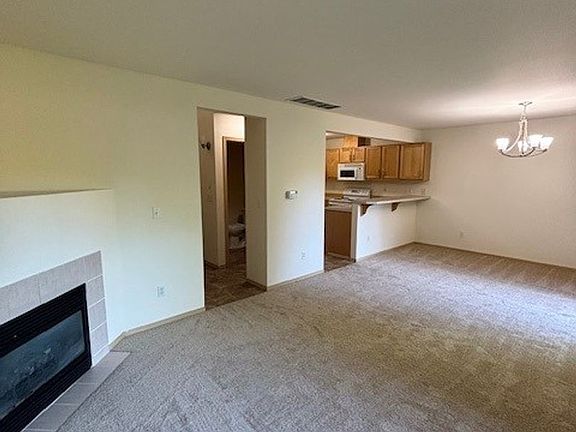 4th image of 21403-21515 12th Ave S #1B