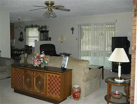 3rd image of 704 Elaine Dr