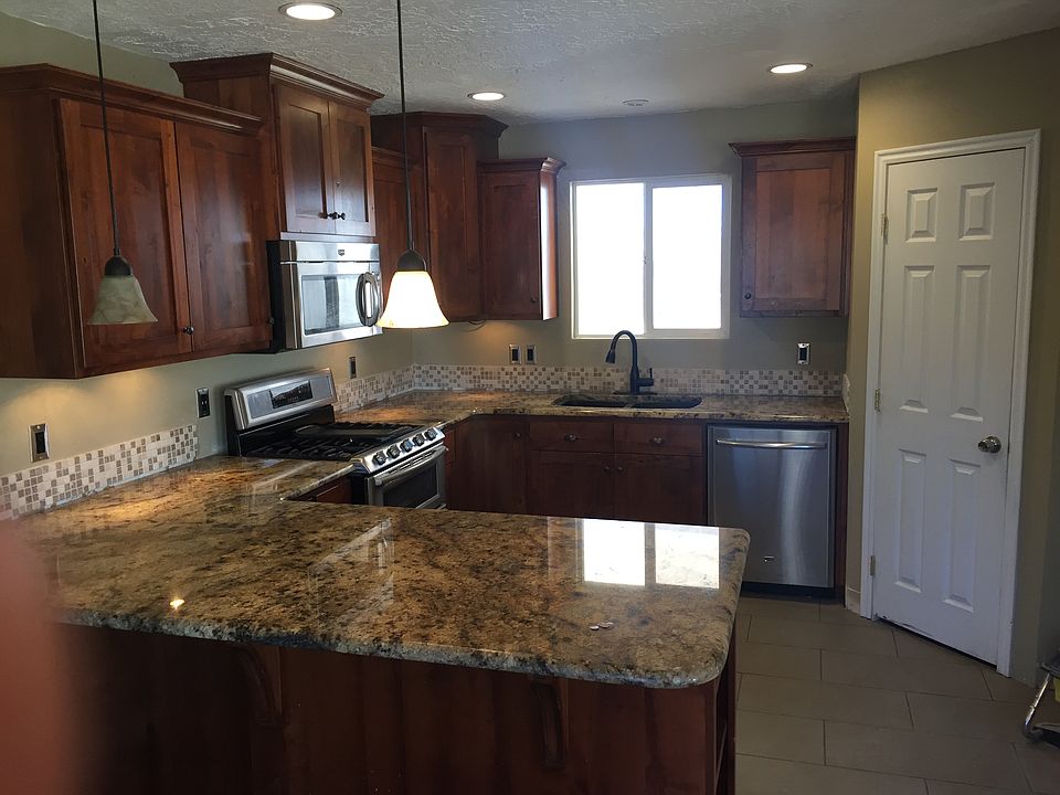 Custom Cabinets, Granite 