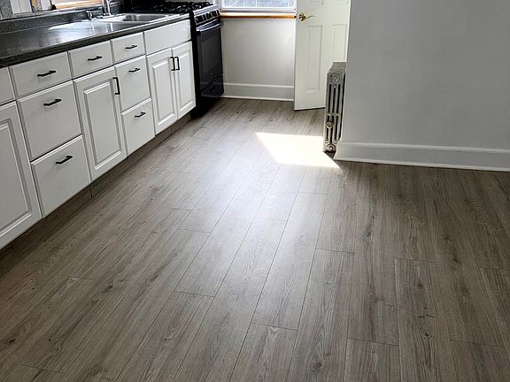 4th image of 393 Manhattan Ave APT 3L
