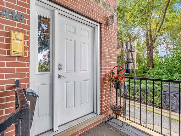 4th image of 1416 N Noble St #3