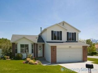 4242 W Brockshire Cir, South Jordan, UT 84009