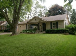 832 Lyford Ln, Wheaton, IL 60189