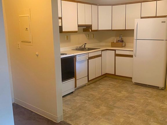 3rd image of 724 Beverage Hill Ave APT B5