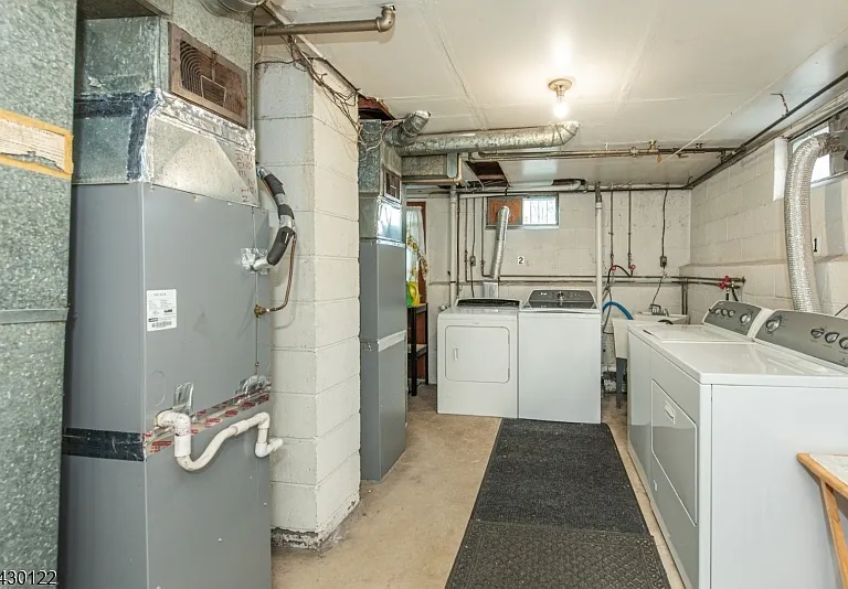 206 Centre St — Photo 16