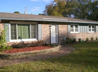 14 Regent Dr, Savannah, GA 31406