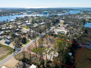 603 2nd Ave SE, Steinhatchee, FL 32359