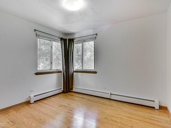 3rd image of 5653 S Blackstone Ave #3