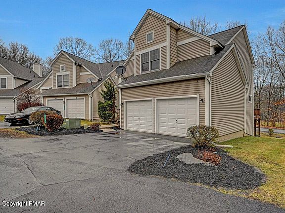 3rd image of 105 Tamarack Ct