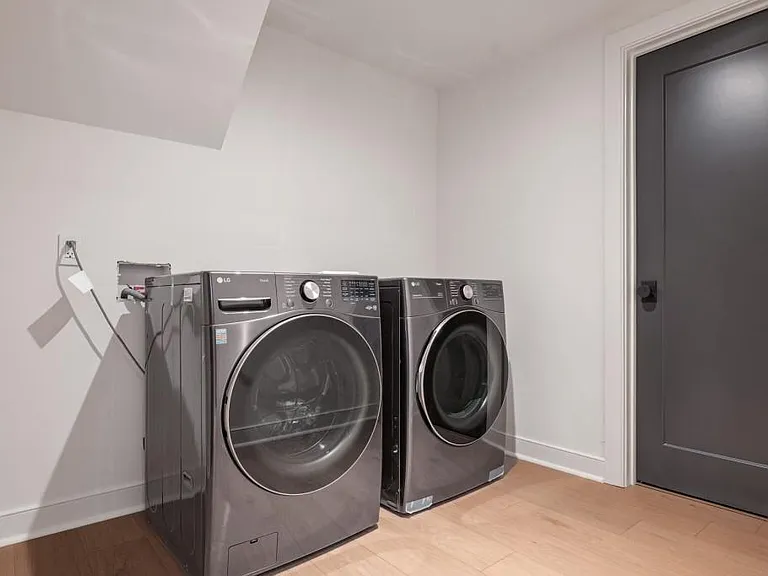 1007 Somerset Dr NW — Photo 35