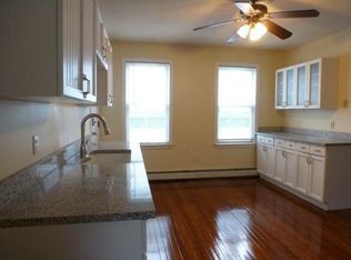 5 Harlem St, Rumford, RI 02916