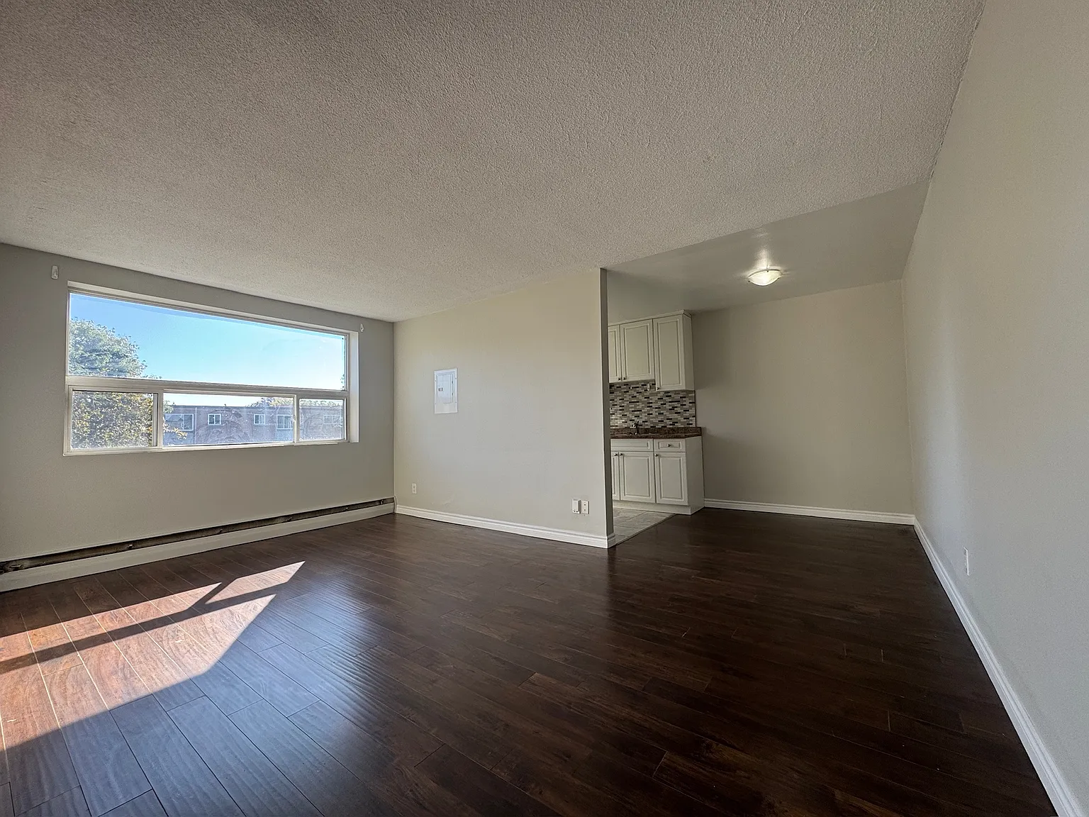13 Lansdowne Avenue N Sarnia — Photo 2