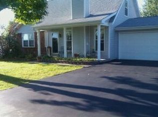 1300 Farm Valley Dr, Saint Peters, MO 63376