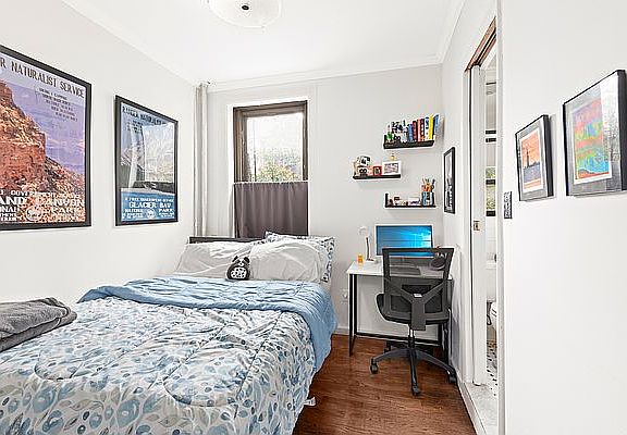 2nd image of 230 E 7th St APT 5B