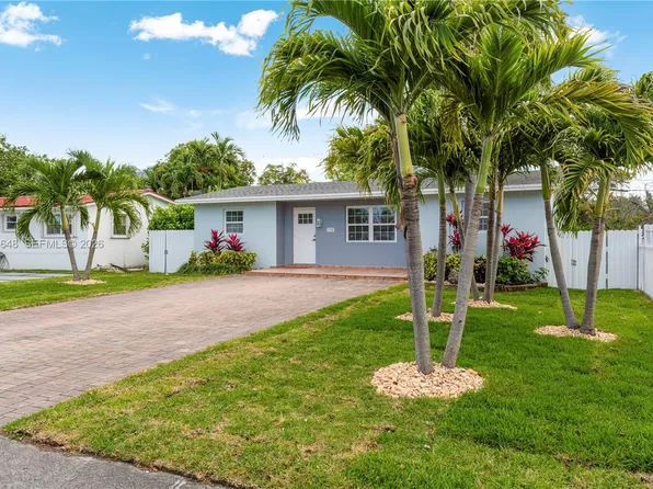 330 SW 104th Ct, Sweetwater, FL 33174