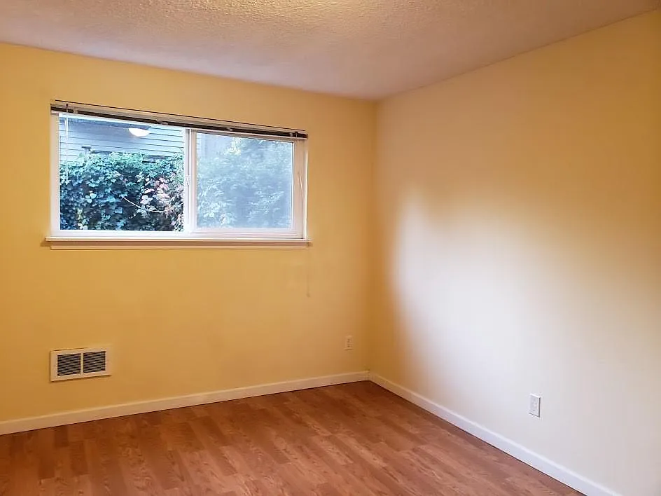 2 bed, 1042 sqft, $3,000 — Photo 3