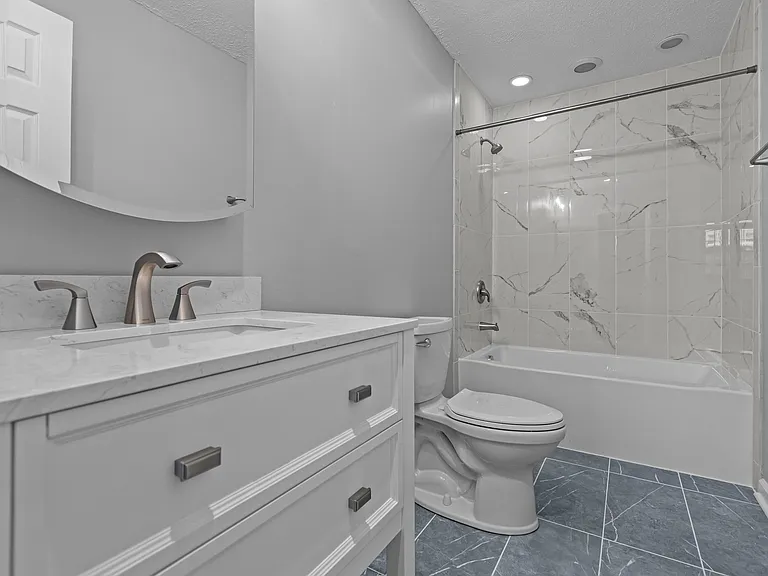 236 London Towne Dr — Photo 11