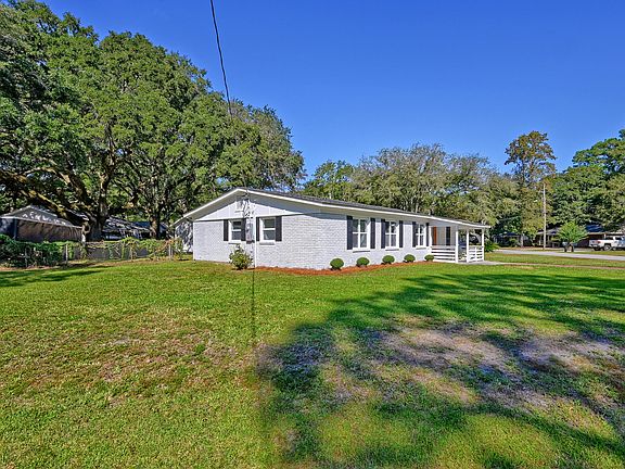 3rd image of 1472 Village Rd