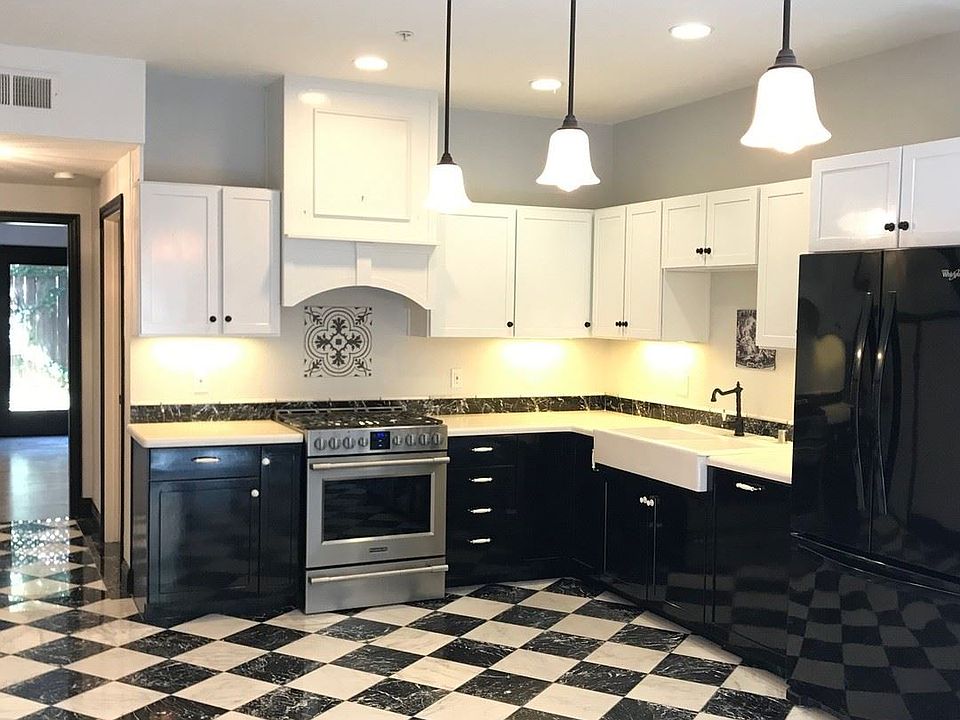 1st image of 649 W 1st St #4