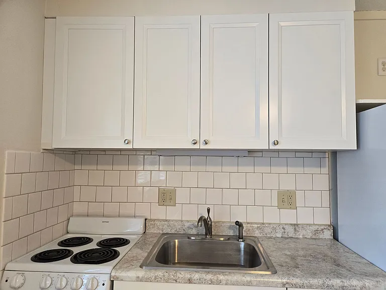 1015 W Benton St — Photo 6