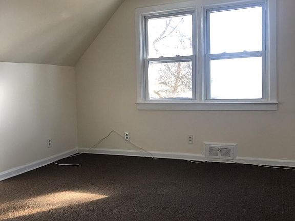 4th image of 16 Barberry Ln Floor 2