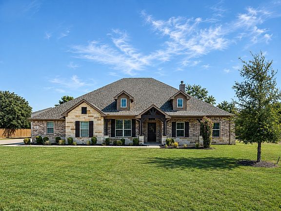 2nd image of 1231 Christie Ln