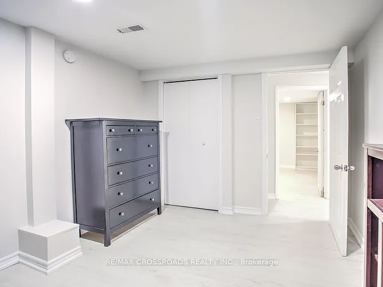 66 Bayhampton Cres — Photo 19