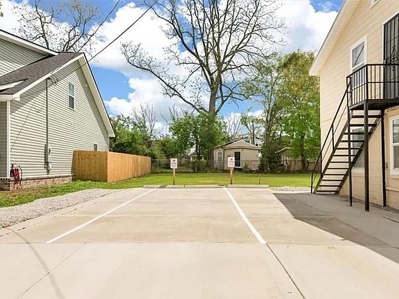 4th image of 1514 Augusta Avenue