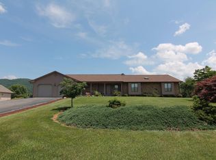 4621 Red Barn Ln NE, Roanoke, VA 24012