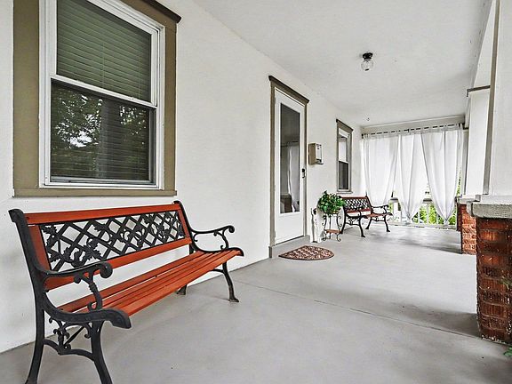 2nd image of 1125 Maxwell Ave