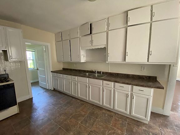 3rd image of 1114 N Brookfield St #610821