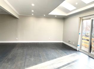 (Undisclosed Address), Great Neck, NY 11021