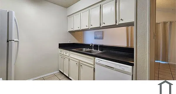 404 Creek Cv