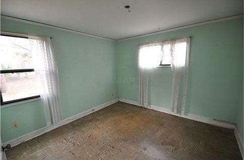 4th image of 4065 Wales Ave